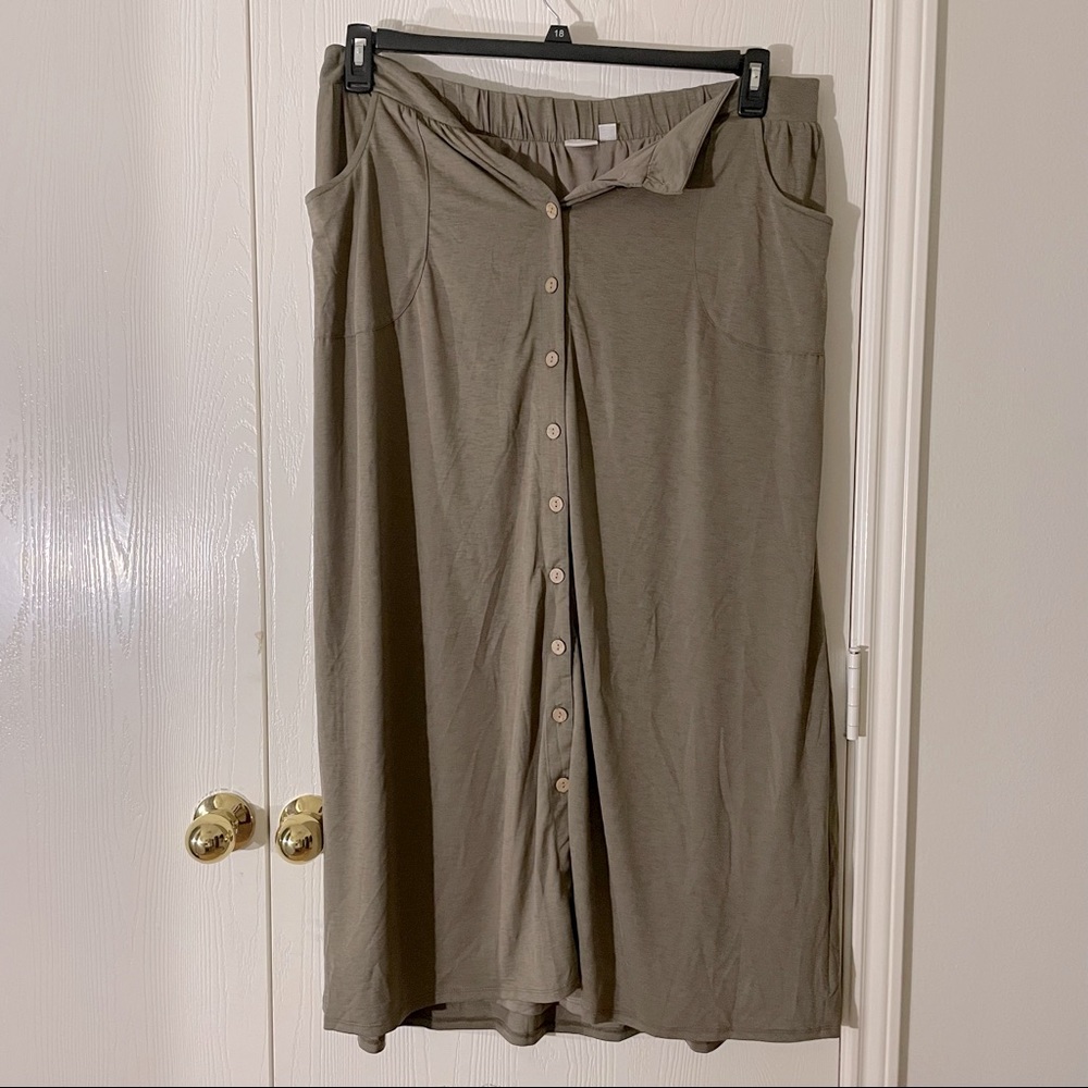 GREY BUTTON LONG SKIRT